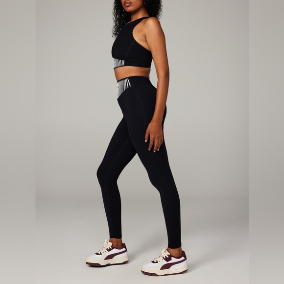 NWT $69 Savage X Fenty XCCENTUATE HIGH-WAIST LEGGING Yoga Pants black Caviar XS - Picture 3 of 10